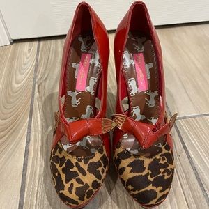 Betsey Johnson Red Leopard Lump Heels - size 7.5M